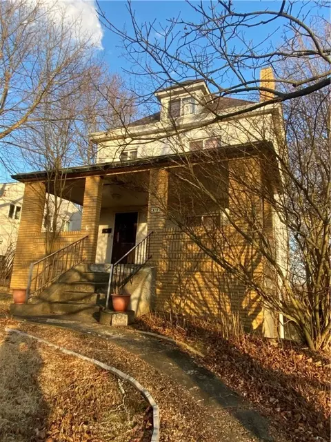 17 Elwyn Ave, Carnegie, PA 15106