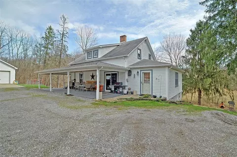 16 Grandview Ave, Hickory, PA 15340