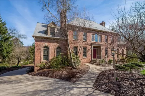 152 Rock Haven Ln, Pittsburgh, PA 15228