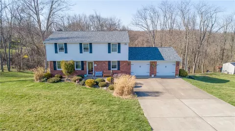 26 Blue Jay Dr, Washington, PA 15301