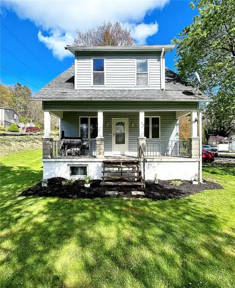 127 Saxonburg Rd, Butler, PA 16002
