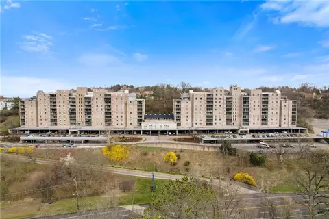 2160 Greentree Rd #407W, Pittsburgh, PA 15220