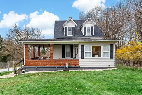 231 Scott Rd, Pittsburgh, PA 15239