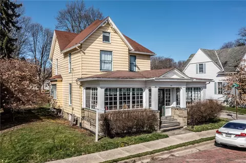 228 Clinton St, Greenville, PA 16125