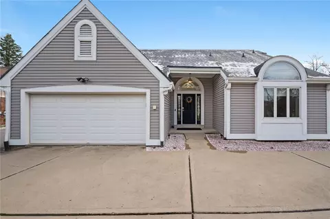 3 Wellington Woods Dr, Pittsburgh, PA 15229