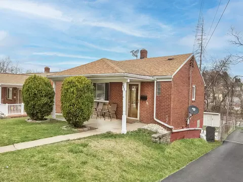 425 Pearce, Pittsburgh, PA 15234