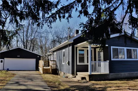 1298 Cascade Rd, Monaca, PA 15061