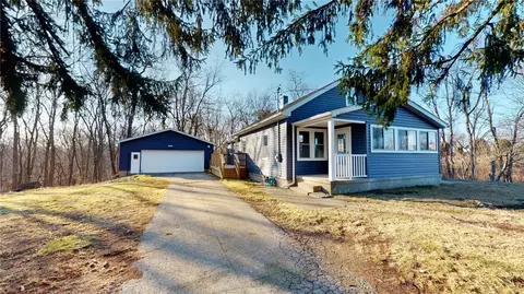 Exterior - 1298 Cascade Rd, Monaca, PA 15061 photo 3 of 9