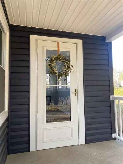 Exterior - 1298 Cascade Rd, Monaca, PA 15061 photo 6 of 9