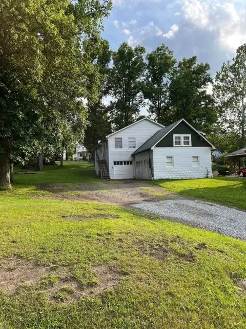 321 E Georgia Ave, Connellsville, PA 15425