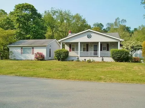 64 Pine St, Clarksville, PA 15322