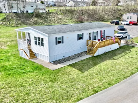 50 Nottingham Dr, North Belle Vernon, PA 15012