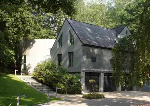 118 Rockwood Dr, Pittsburgh, PA 15238