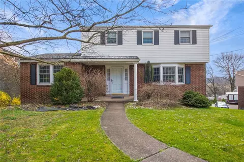 53 Ridgecrest Dr, Pittsburgh, PA 15235