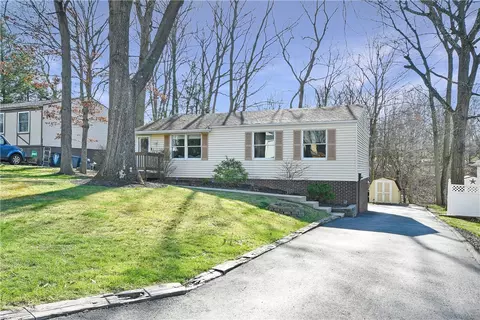 1921 Riggs Rd, South Park, PA 15129