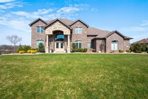 7372 Sierra Dr, Irwin, PA 15642