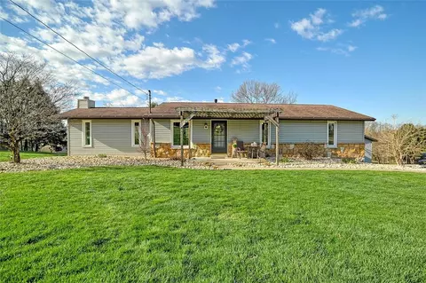 35 Mary Ave, Bentleyville, PA 15314