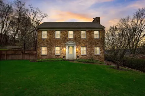 652 Hulton Rd, Oakmont, PA 15139