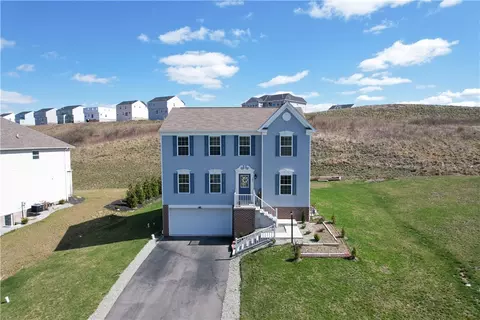 102 Chesapeake Dr, Pittsburgh, PA 15236
