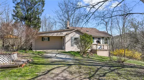 323 High Brow Ln, Jeannette, PA 15644