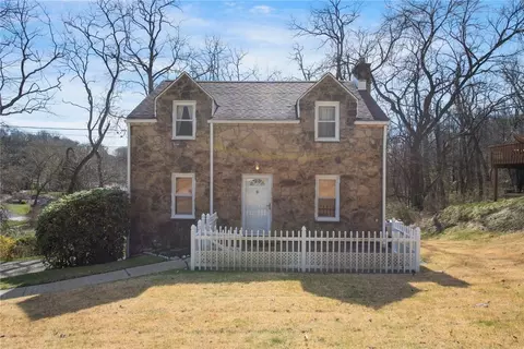 113 Gardenia Dr, Turtle Creek, PA 15145