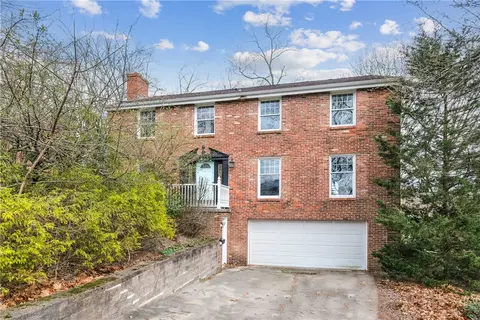 2123 Clairmont Dr, Pittsburgh, PA 15241