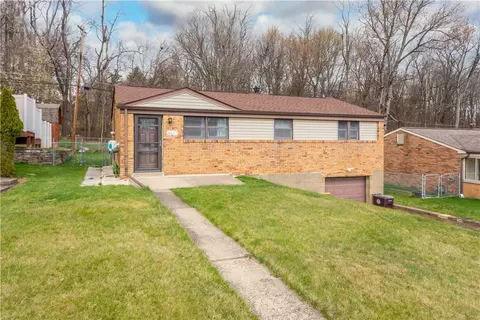 3457 Pleasantvue Dr, Pittsburgh, PA 15227