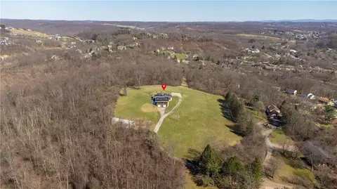 6046 Apache Ln, Export, PA 15632 photo 3