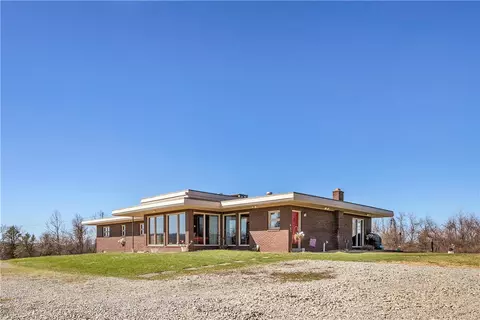 6046 Apache Ln, Export, PA 15632 photo 5
