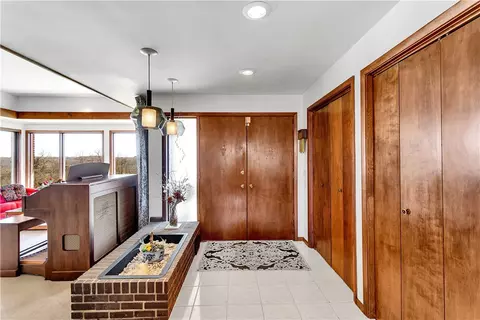 6046 Apache Ln, Export, PA 15632 photo 9