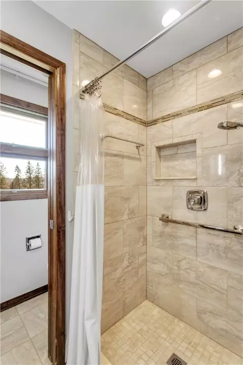 6046 Apache Ln, Export, PA 15632 photo 31