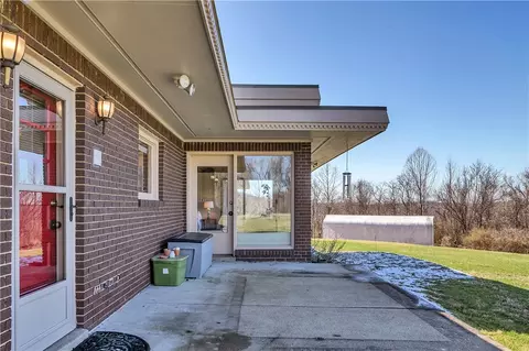 6046 Apache Ln, Export, PA 15632 photo 17