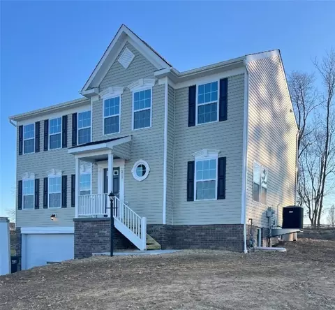 215 Cornstalk Ct, Evans City, PA 16033