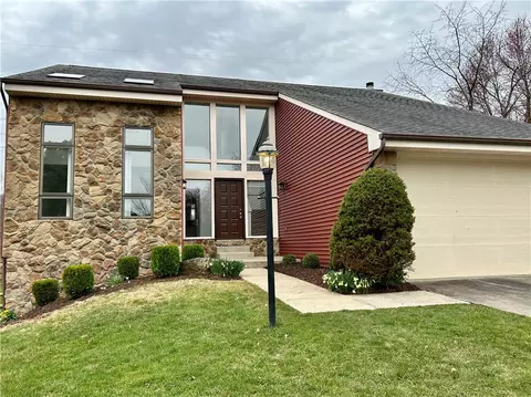 121 Village Dr, Cranberry Township, PA 16066