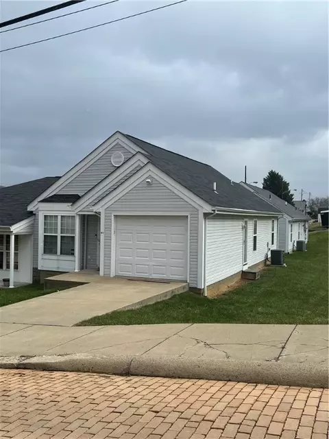 611 Locust St, Coraopolis, PA 15108