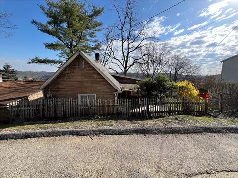 1106 Oakland Ave, Charleroi, PA 15022