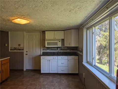 Kitchen - 428 Kenneth St, Donora, PA 15033 photo 3 of 3