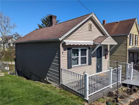 Exterior - 428 Kenneth St, Donora, PA 15033 photo 4 of 9