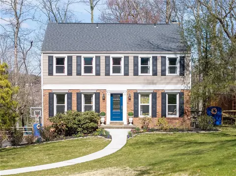 126 N Heide Ln, Mcmurray, PA 15317