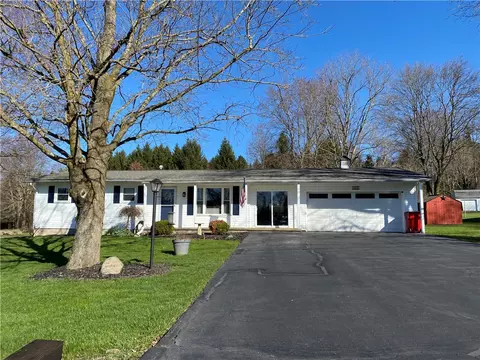 1 Cedar Dr, Greenville, PA 16125