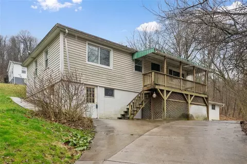 39 Allegheny Ave, Cuddy, PA 15031