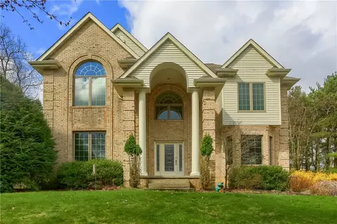 111 Guckert Ln, Wexford, PA 15090