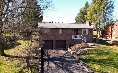 118 Autumn Dr, Butler, PA 16001