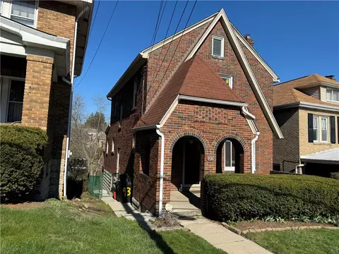 936 Peermont, Pittsburgh, PA 15216