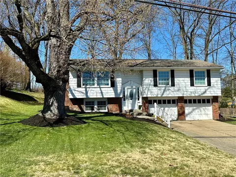 114 Wessex Hills Dr, Coraopolis, PA 15108
