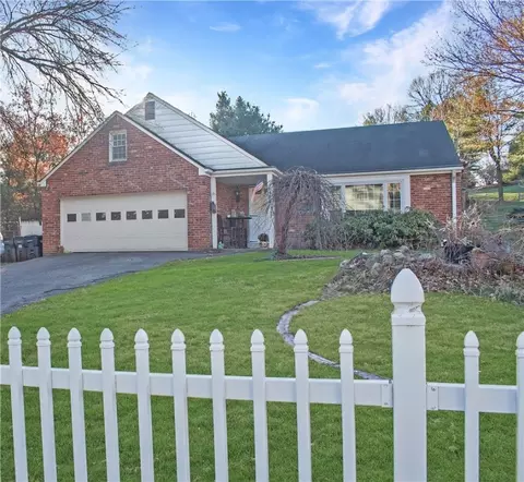 2452 Kings Ln, Pittsburgh, PA 15241