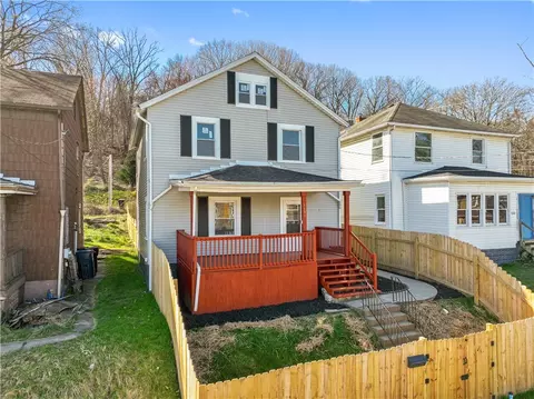 1131 Wade St, Aliquippa, PA 15001