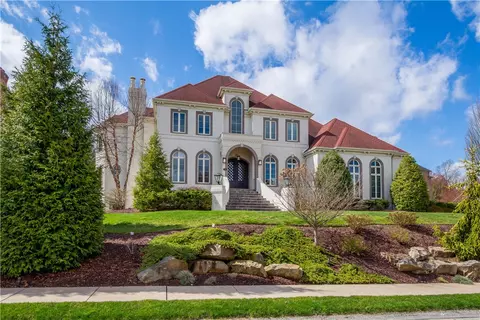 1709 Hunters Path Ln, Pittsburgh, PA 15241