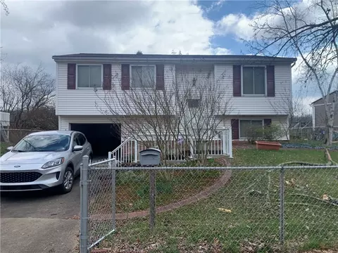 213 Library Ct, Duquesne, PA 15110