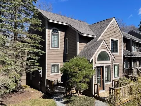 1141 Tanyard Ln, Hidden Valley, PA 15502